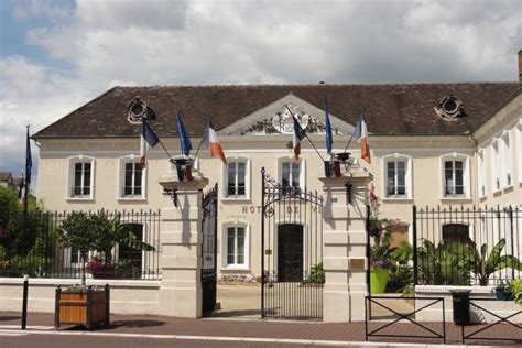 Prostitute Montereau Fault Yonne