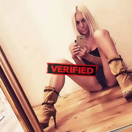 Britney sexmachine Escort Kamal